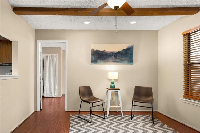Building Photo - Great Location, Immediate Move In available - 2 bed / 2 bath Condo - 100% off First Month's rent!