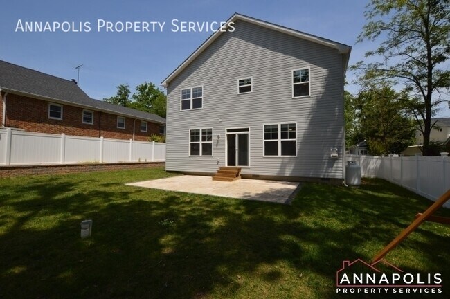Building Photo - 503 Highland Dr