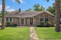 Building Photo - 1015 Rock Canyon Dr