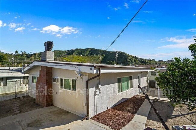 Building Photo - 17197 Sierra Hwy