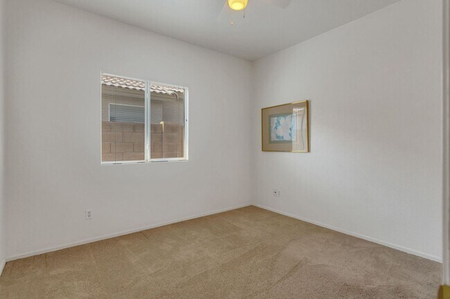 Building Photo - Beautiful 3 bedroom, 2 bath in great Mesa location!