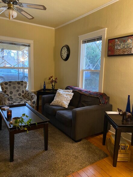 LIVING ROOM - 5927 S Hill St