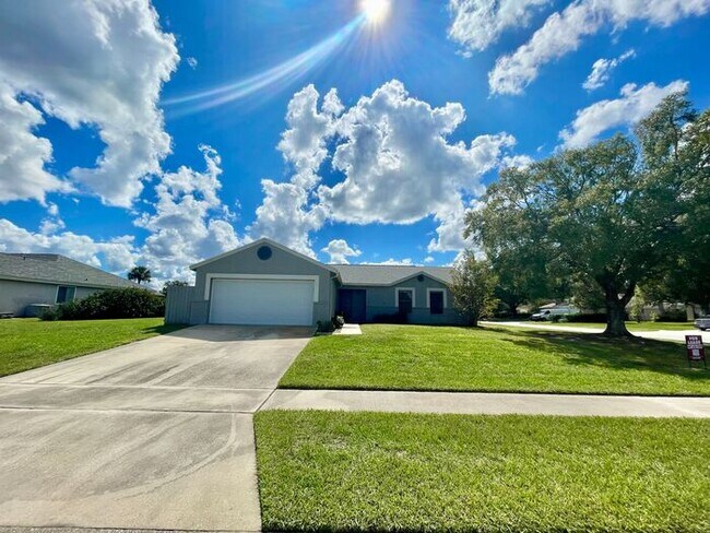 Building Photo - GREAT 3/2 HOME IN OVIEDO STILLWATER SUBDIVISION