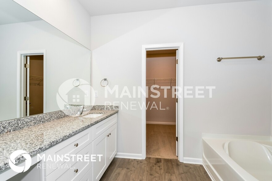 Building Photo - 2327 Curbow Dr