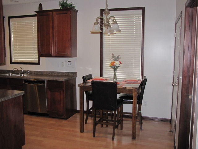 Building Photo - Fabulous 3Bd/2.5Ba House/Detached townhome- over 2000 finished sqft plus unfinished basement! Woo...