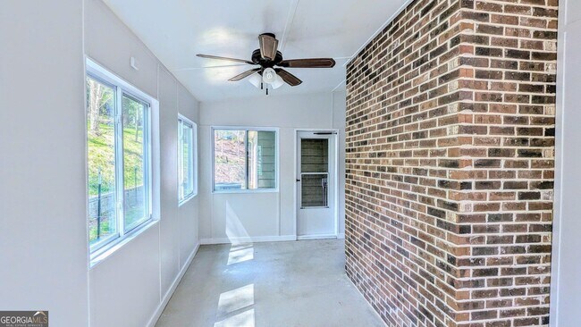 Building Photo - 2510 Cove Rd