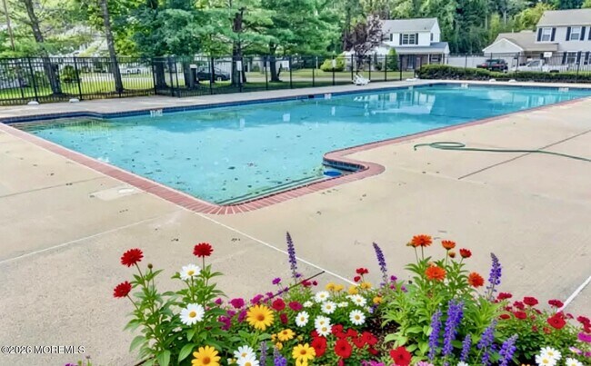 Building Photo - 35 Breakwater Square