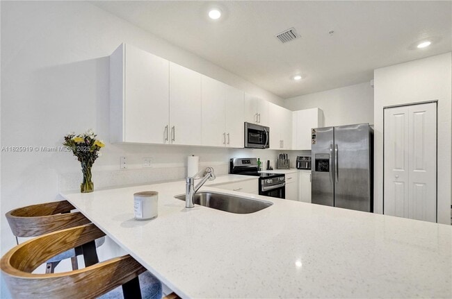 Building Photo - 242 SW 159th Ln
