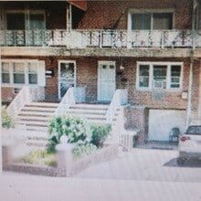 Building Photo - 1041 E 80th St