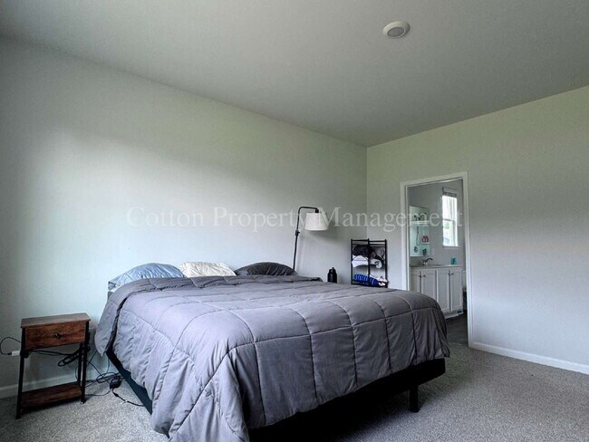 Building Photo - 816 Delta Ct