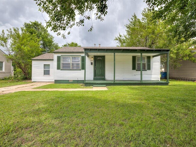 Primary Photo - 209 Elm St