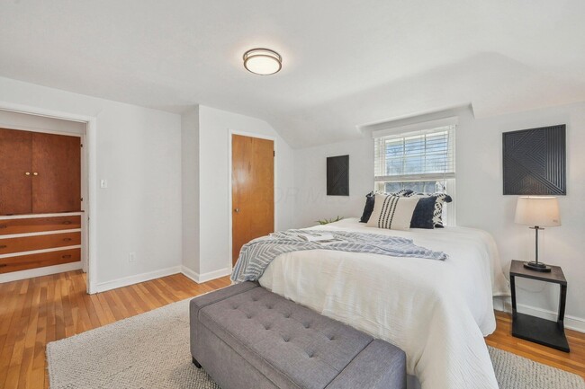 Building Photo - 909 S Roosevelt Ave