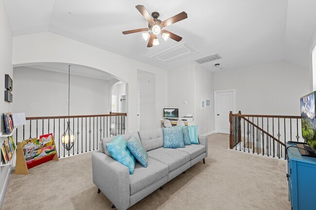 Building Photo - 27 Fury Ranch Pl