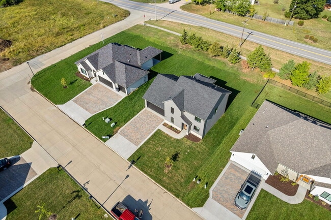 Building Photo - 5663 Ralph Dobbs Way