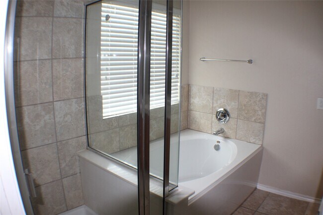 Building Photo - 6431 Densberry Ln