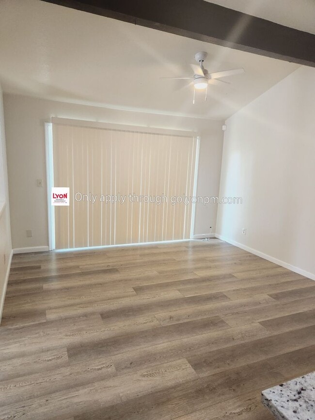 Building Photo - Renovated Halfplex! - Available Now!!