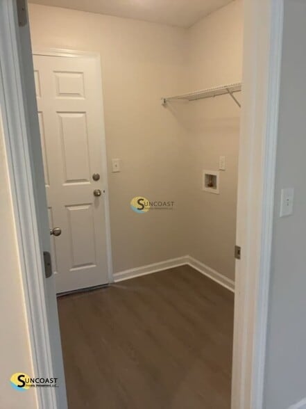 Building Photo - 8478 Seville Ave