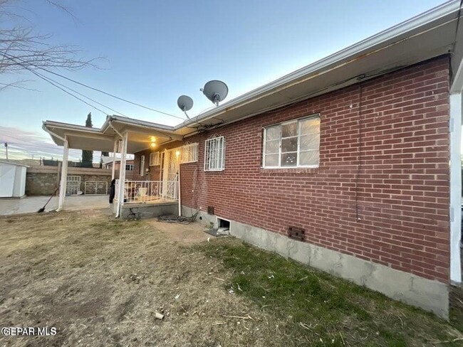 Building Photo - 316 Barcelona Dr