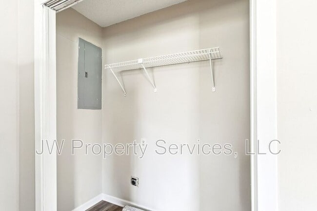 Building Photo - 206 Sunset Dr