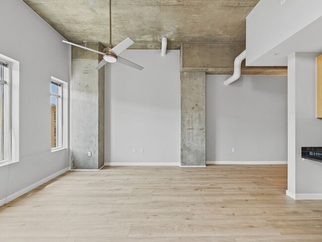 Building Photo - 1700 Bassett St