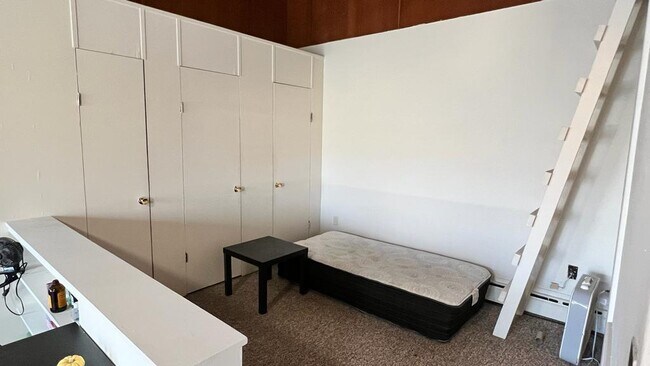 Building Photo - 1025 Arbordale St