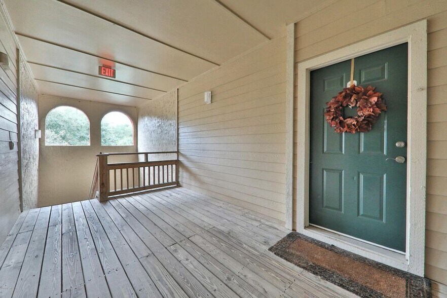 Building Photo - 120 Veracruz Dr