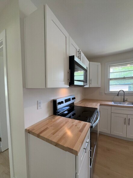 Building Photo - 4362 Cato Rd