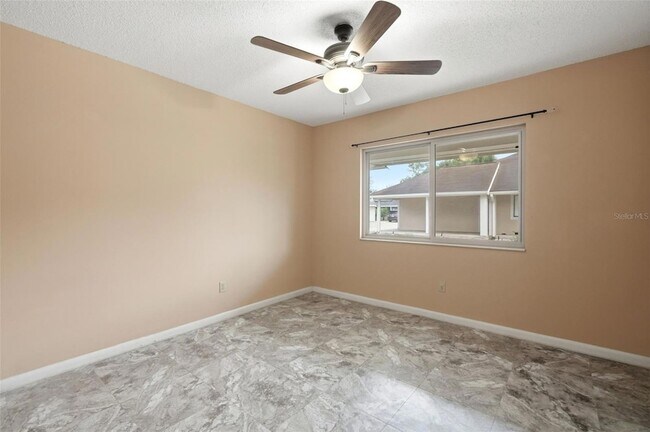 Building Photo - 754 Summerland Dr