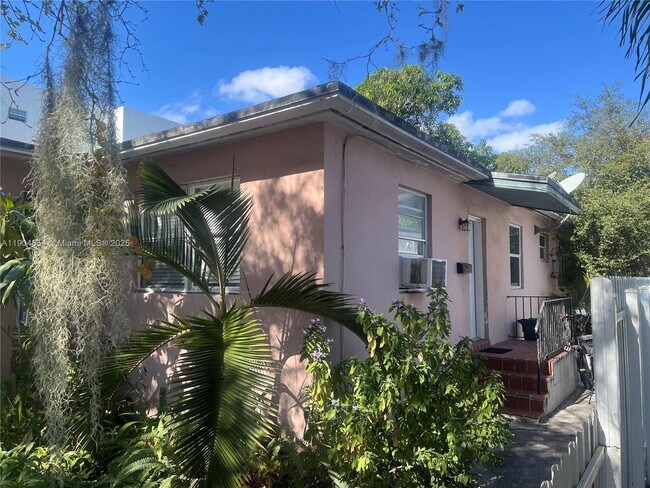 Building Photo - 1931 Jefferson St