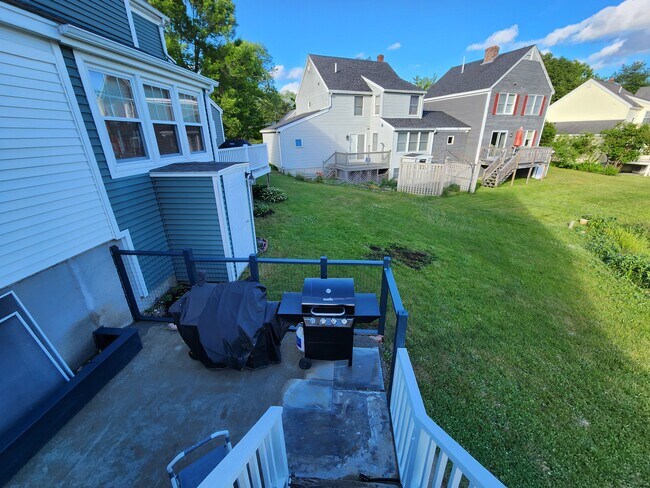 Building Photo - 25 Summit Cir