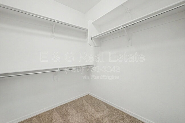 Building Photo - 5550 N 16th St