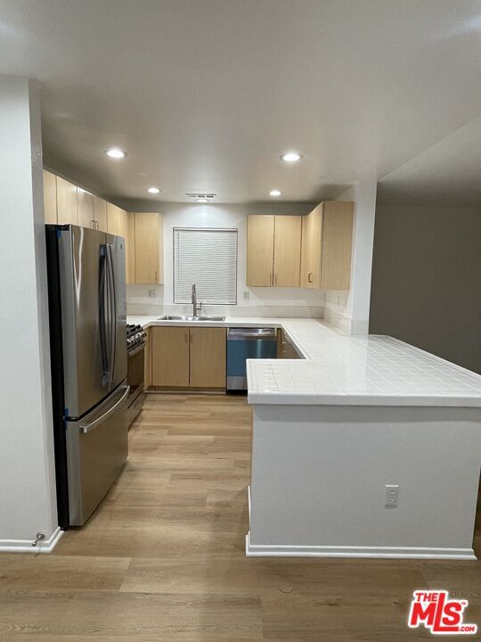 Building Photo - 121 Cancion Way