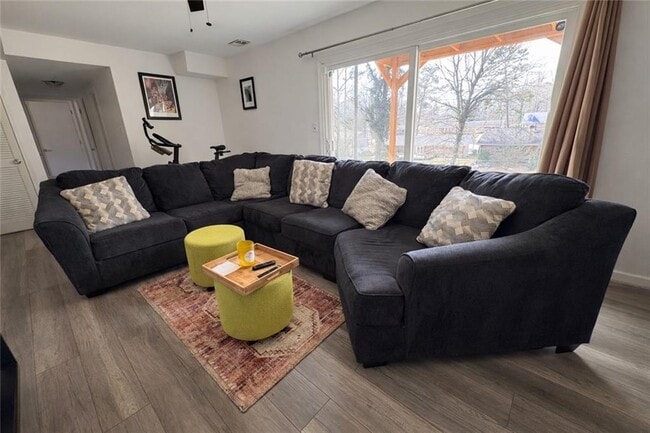 Building Photo - 752 Pebble Creek Dr