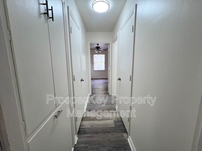 Building Photo - 3465 Melrose Dr