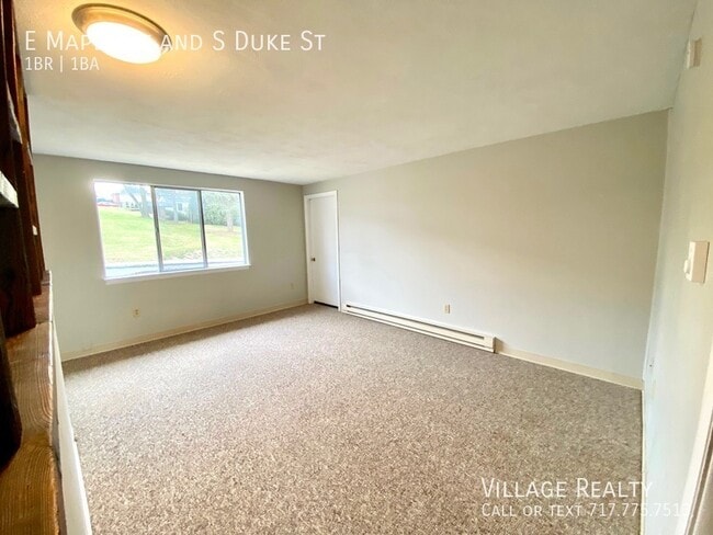Building Photo - 509 E Maple St