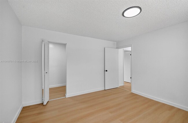 Building Photo - 9721 Majestic Way