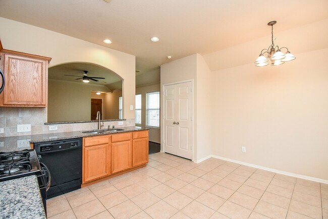 Building Photo - 20615 Maple Rain Ct