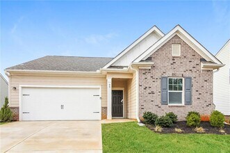 Building Photo - 95 Forray Dr