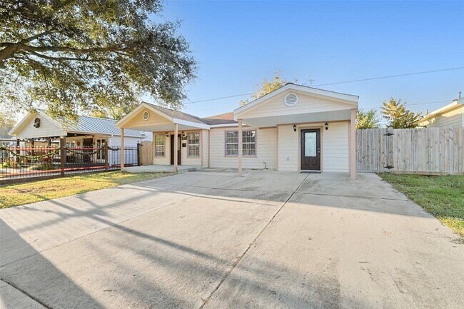 Building Photo - 8169 Garland St