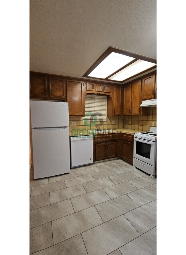 Building Photo - 3509-3511 Dragoo Park Dr.