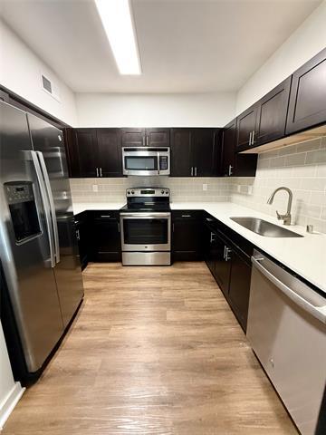 Building Photo - 6740 Windhaven Pkwy