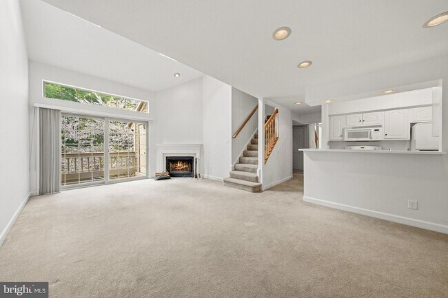 Building Photo - 5921 Barbados Pl