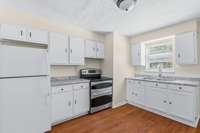 Building Photo - 1707 Valley Forge Way