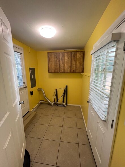 Building Photo - 5321 Newton Ave S