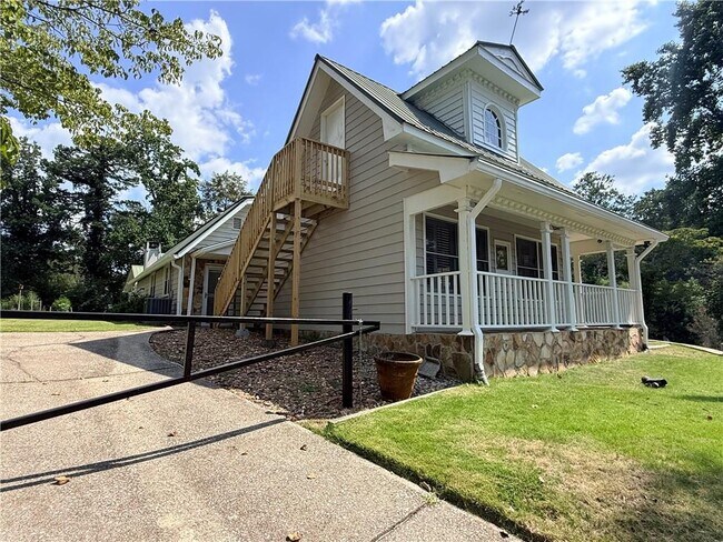 Building Photo - 6708 Bass Cir