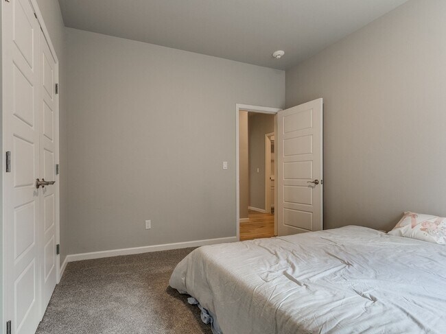 Building Photo - 8216 Crew Ln