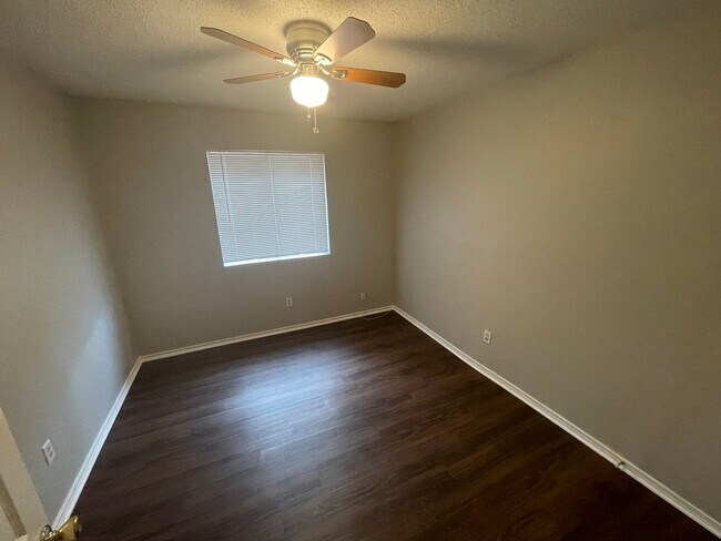 Building Photo - 3625 Cheyenne St