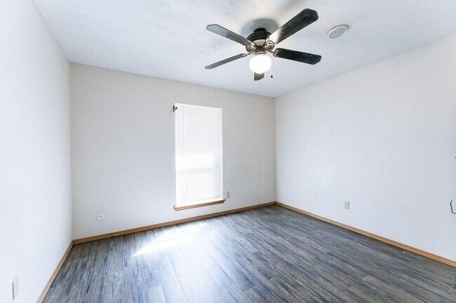 Building Photo - 5903 70th St