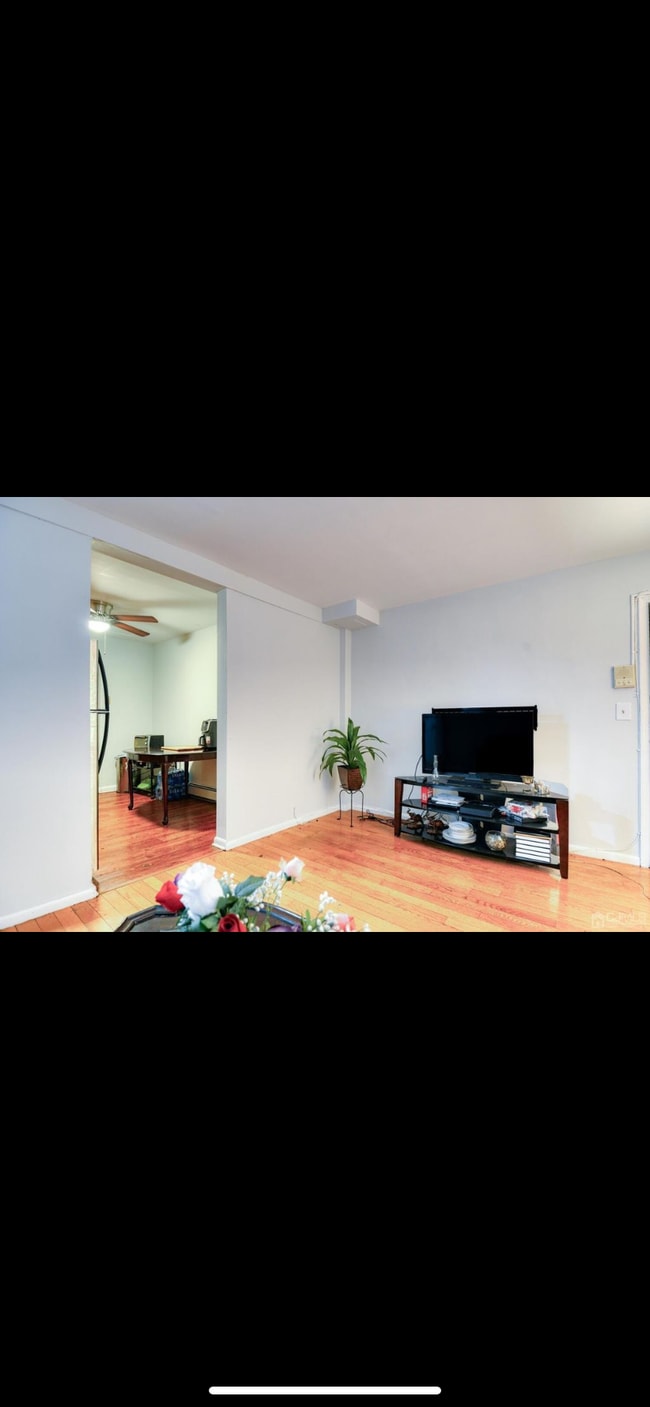 Building Photo - 500 S Center St