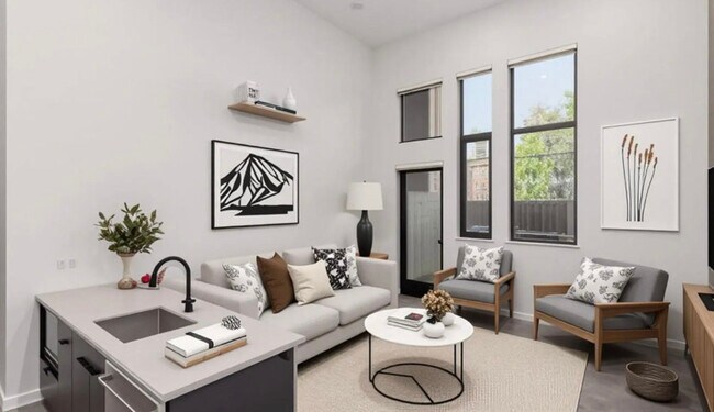 Building Photo - 1601 Park Ave